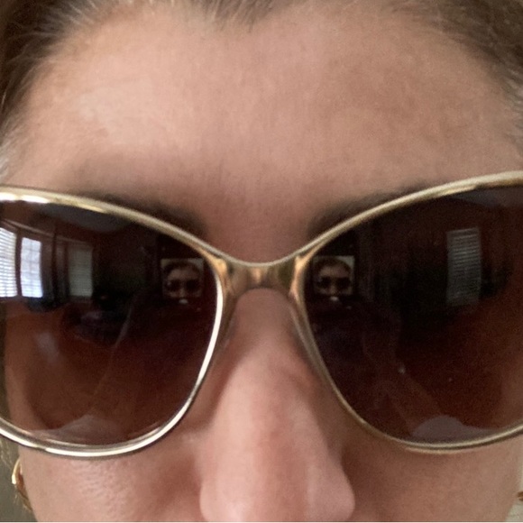 New Bvlgari (Bulgari) Sunglasses w/case dust bag and cleaning cloth - Picture 9 of 11